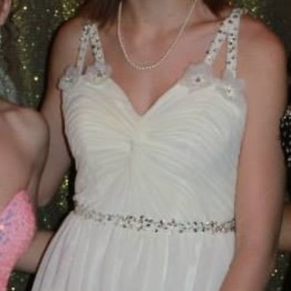 White Hand-Sewn Embellished Prom/Wedding Dress 2